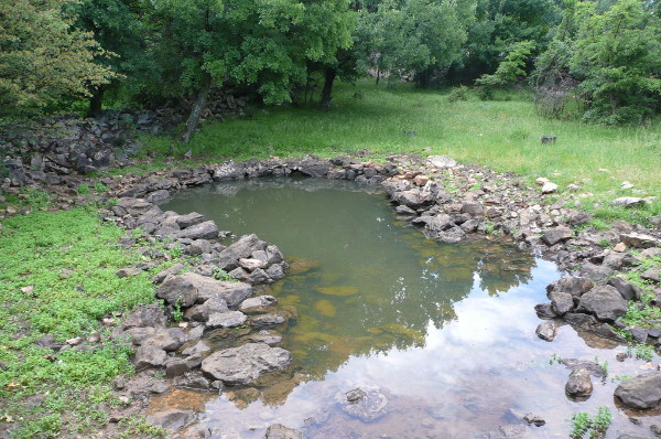 Velik bunar u Šarić Lugu, gdje Dragan Trošelj iz susjednih Selina napaja stoku