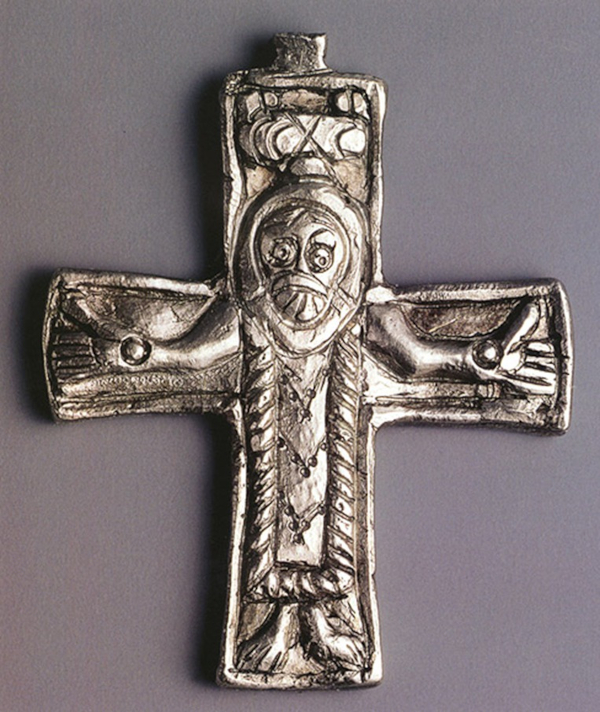 Križ pronađen u Mikulčici datiran u VIII. ili IX. stoljeće često istican kao dokaz tradicionalne lokacije Velike Moravske