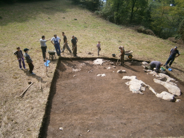 Arheološka istraživanja 2013. godine, pod vodstvom Kreše Raguža, na sondi postavljenoj u središnjem dijelu nekadašnjeg naselja na Crkvišću (Foto: Goran Majetić)