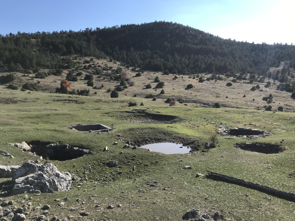 Mjesto s bunarima starosjedioci nazivaju Lazareti; vjerojatno je nekad davno tu bila neka karantena i lječilište za gubavce (Foto: Vinko Klarić)
