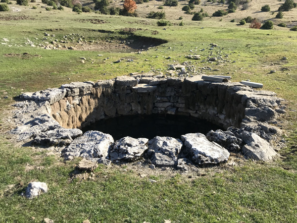 Od 9 zatečenih bunara samo jedan je dobro očuvan, a ostali su u ruševnom stanju (Foto: Vinko Klarić)