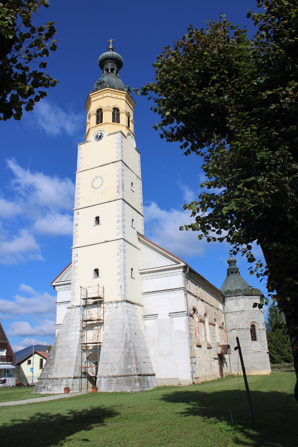 Saborna crkva Vavedenja Presvete Bogorodice, uz koju se početkom 20. stoljeća nalazio ogroman, gotovo 3,4 tone težak, ”Gavranov” stećak (Foto: Goran Majetić)