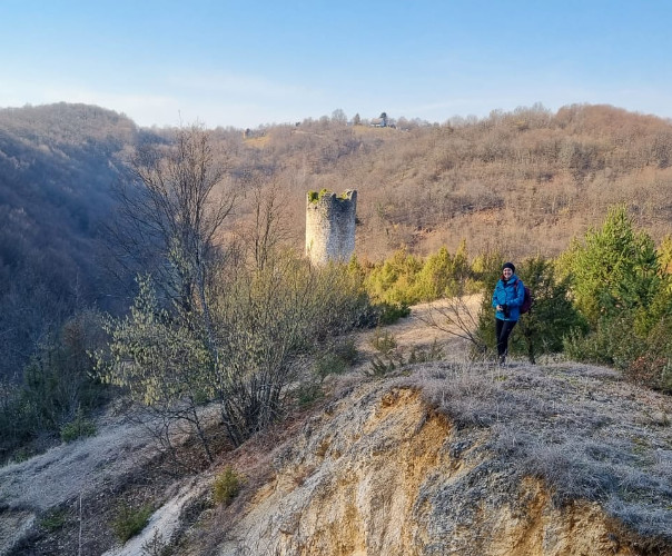 Utvda Fujran podignuta je na glavici iznad doline potoka Furjašnica (Foto: Tomislav Beronić)