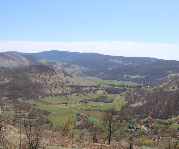 Slikovita dolina Veliki Čanak usred Ličkog sredogorja (Foto: Goran Majetić)