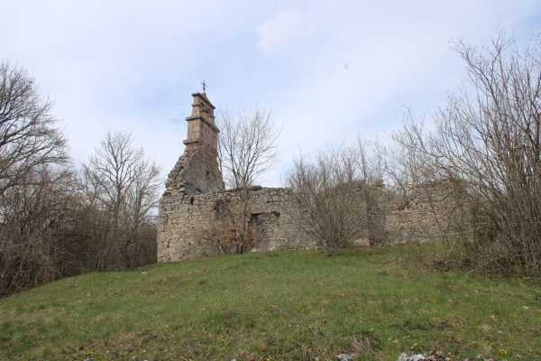 Ruševine crkve Uspenja Presvete Bogorodice u Turjanskom (Foto: Noa Majetić)