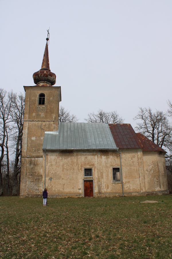 Crkva (hram) Rođenja Presvete Bogorodice u Doljanima Ličkim (Foto: Goran Majetić)