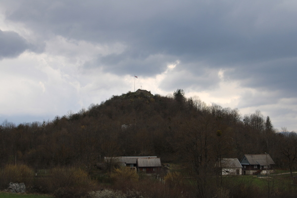 Pogled na brijeg Gradina sa sjeveroistoka (Foto: Goran Majetić)