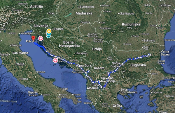 Od Velikog Preslava do Istre je oko 1200 km zračne udaljenosti, a oko 1700 km suvremenim prometnicama preko Ohrida. To je područje na kojemu se galagoljica prema ćirilometodistima proširila u samo četiri godine. (Izvor: Tomislav Beronić)