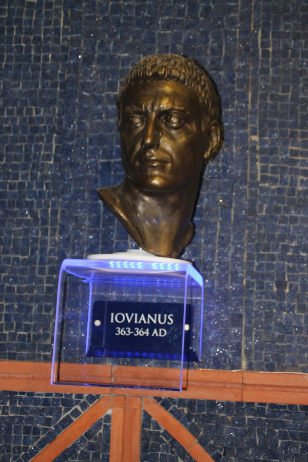 Poprsje cara Jovijana u Narodnom muzeju u Požarevcu (Izvor: Wikipedija (sr.wikipedia.org))